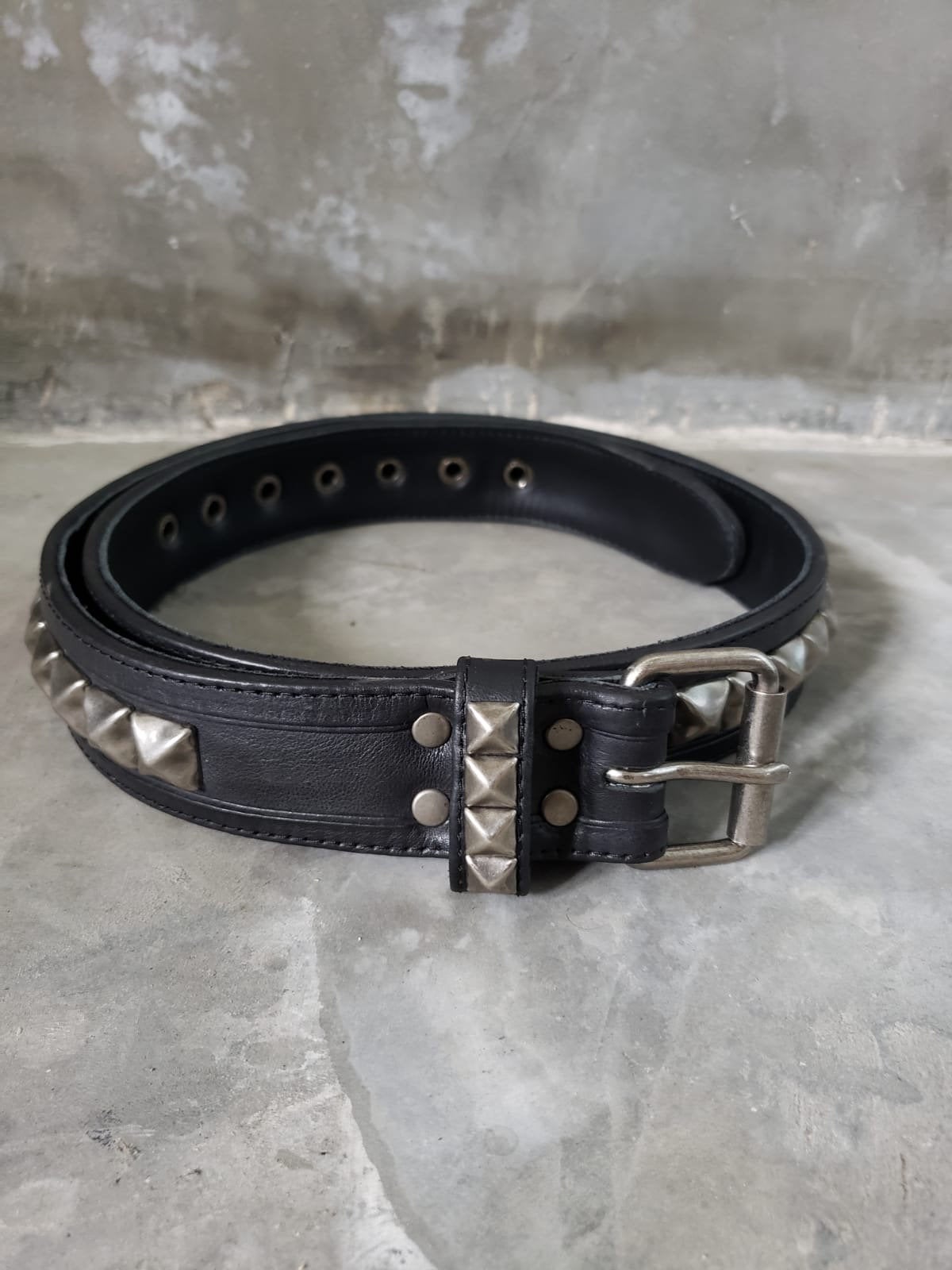Punk Rock Classic Pyramid Studded Leather Belt by BodyPunks : :  Clothing, Shoes & Accessories